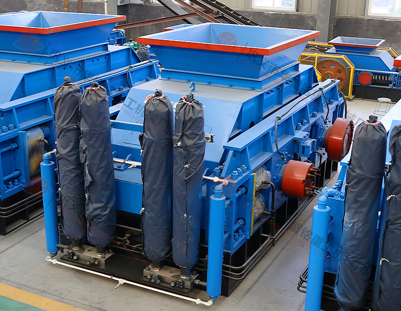 大型液壓對輥制砂機每小時出多少噸沙子？多少錢一臺？